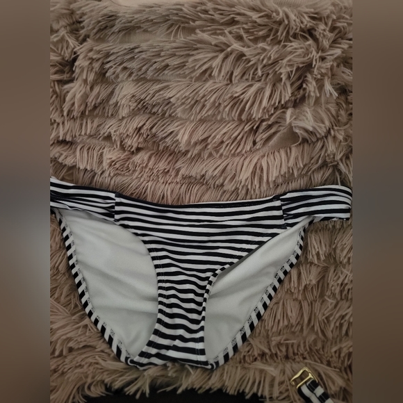 NWOT Xhilaration Stripped Push up bra swim suit - Picture 6 of 7